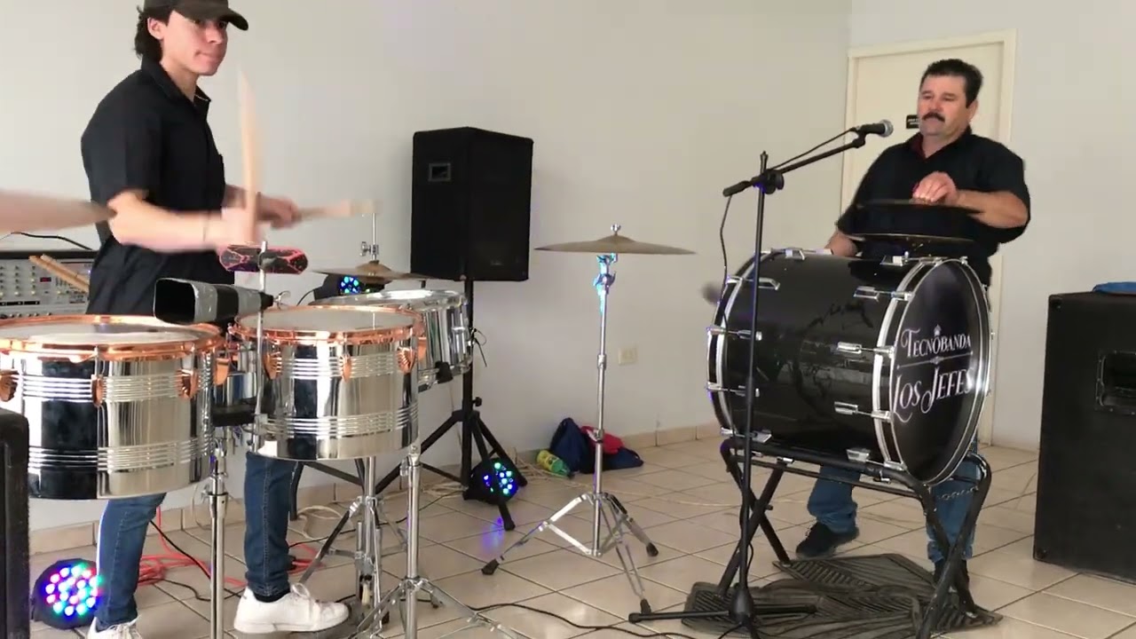 Tecnobanda Los Jefes ft. Tecnobanda Guadalupana - Juana la Cubana (Tarolas y Tambora Cover)