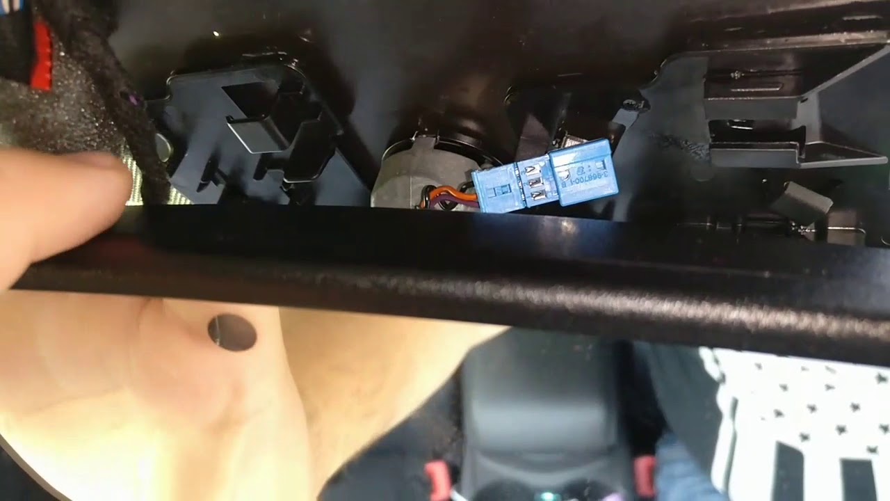 2011 Ford focus mk3 mirror removal/assembly