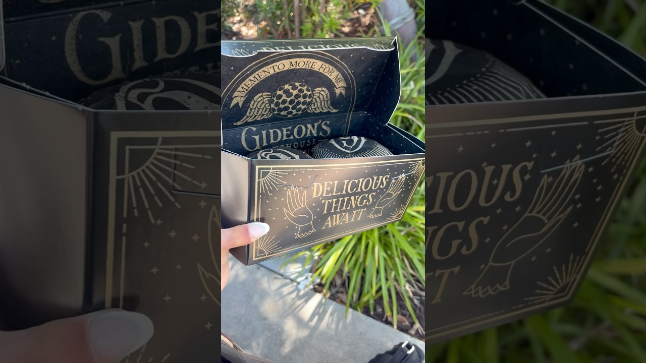 Trying Disney Spring Viral Gideons Bakehouse 🍪! 