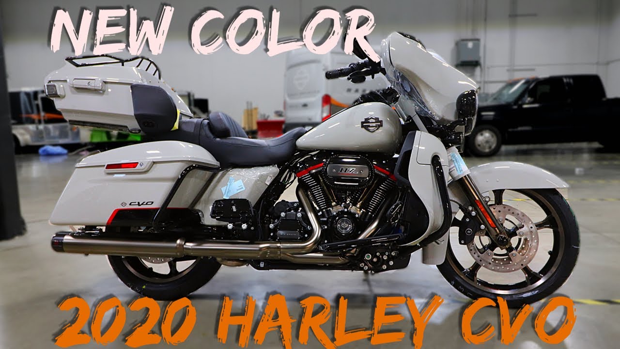 First Look! 2020 CVO Harley Davidson Bagger unloading at Dealership
