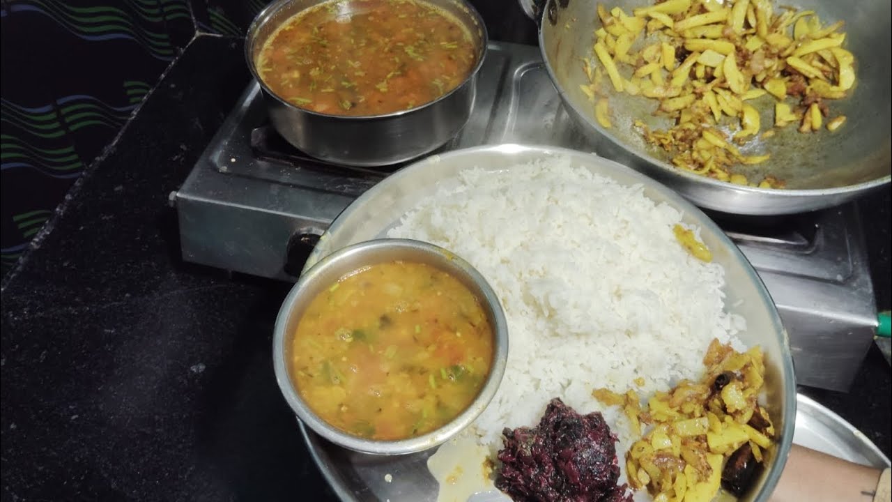 तड़का चावल साथ मै भुजिया लालसाग #foodpreparation #cooking #recipe #foodlover #cookingfood 