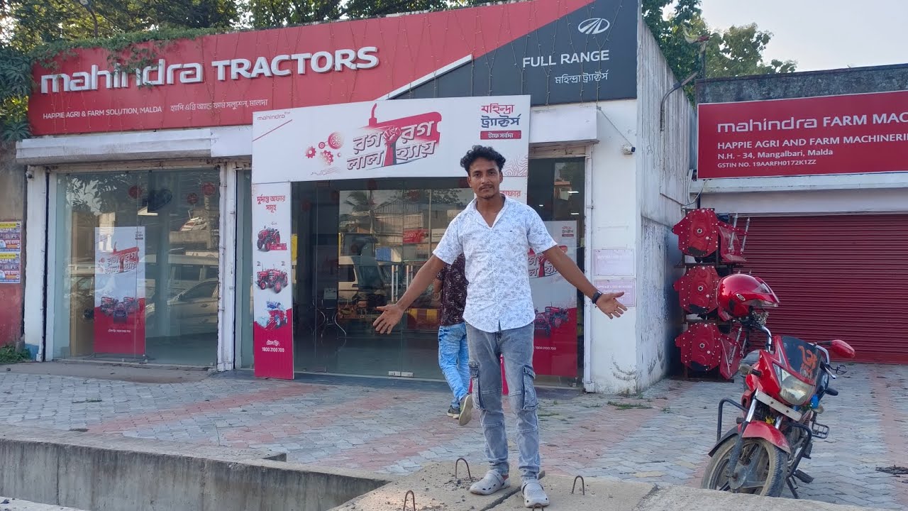 Malda Mahindra showroom #vlogger #funny #aakhirkyutootichhorebarghatiteam #comedy #vlogs