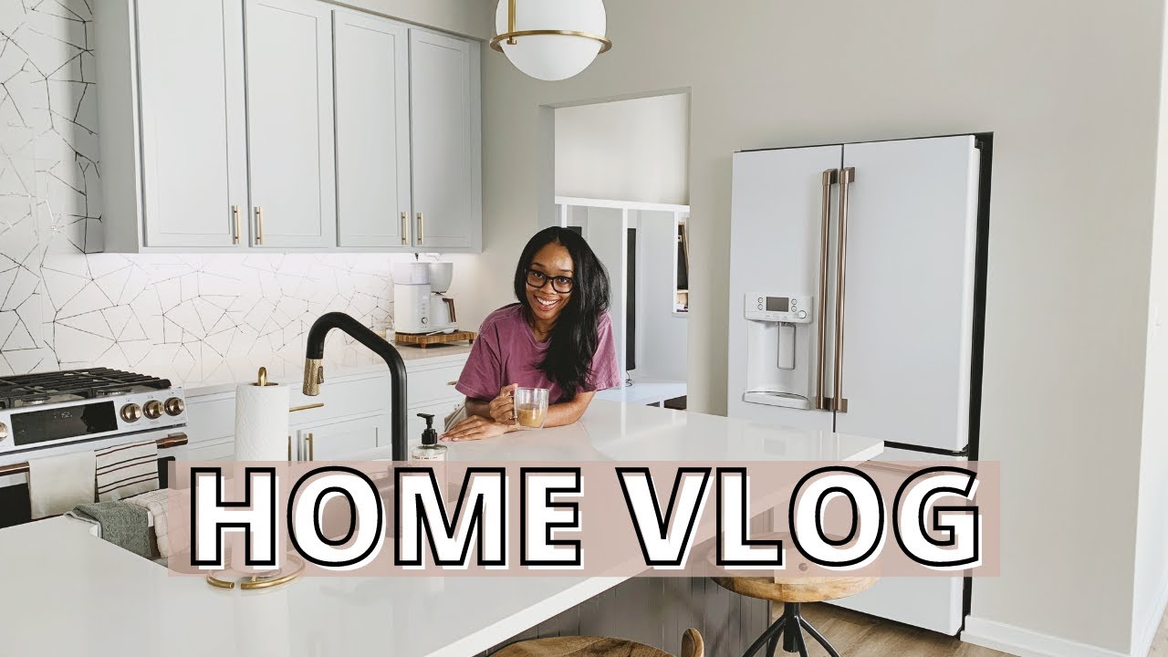 VLOG: Newlywed Life! First Vlog in the New House, Work Day & Clean with Me