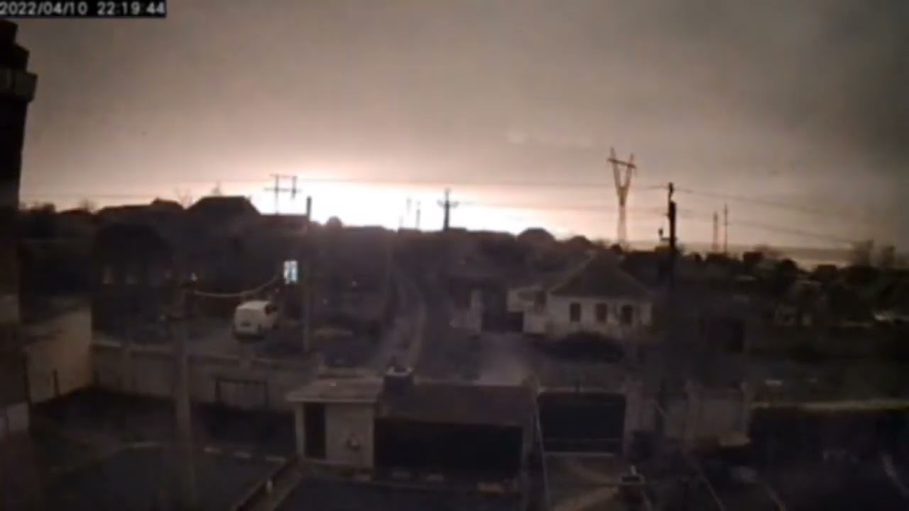 Ukraine War: Huge explosions turns night into bright day