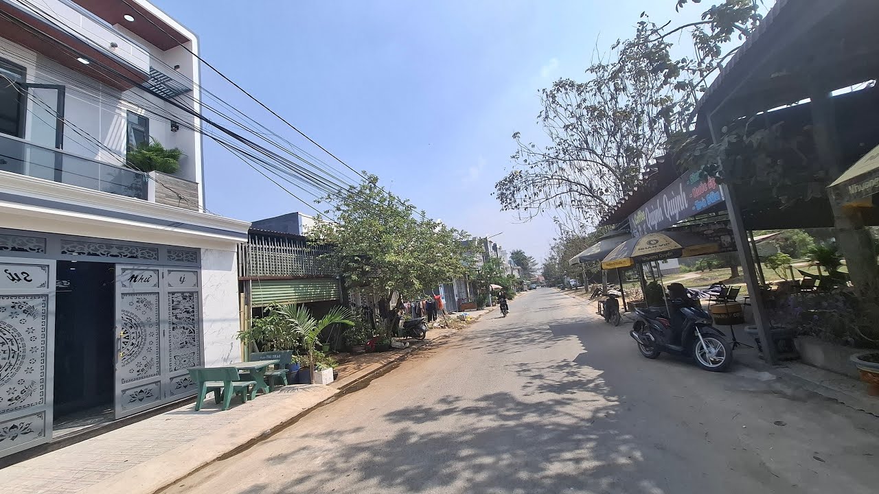 Nhà mặt tiền Kinh Doanh,view công viên,ngay trường học,kề bên Cầu Lớn Hóc Môn