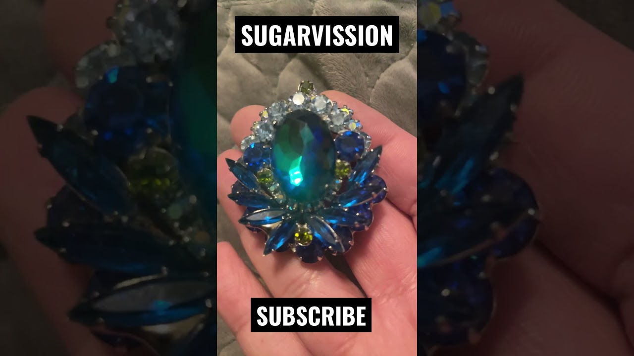 #Juliana #brooches #auction #bling #rhinestones #subscribe #sugarvission #jewelry #candy