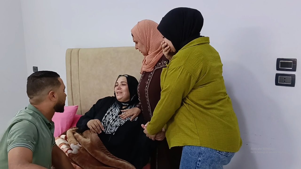 امه ضحت باغلى شيء عشانه وهو وداها دار مسنين لهذا السبب !