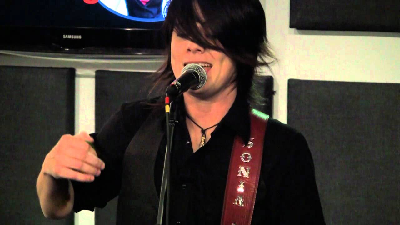 Sonia Leigh - Bar