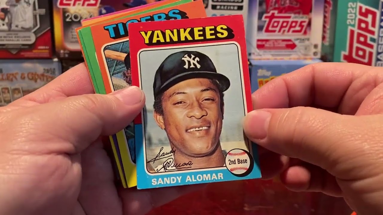 1975 Topps hidden in storage #topps #1975 #baseball #sportscards #halloffame #tonyoliva #jimkaat