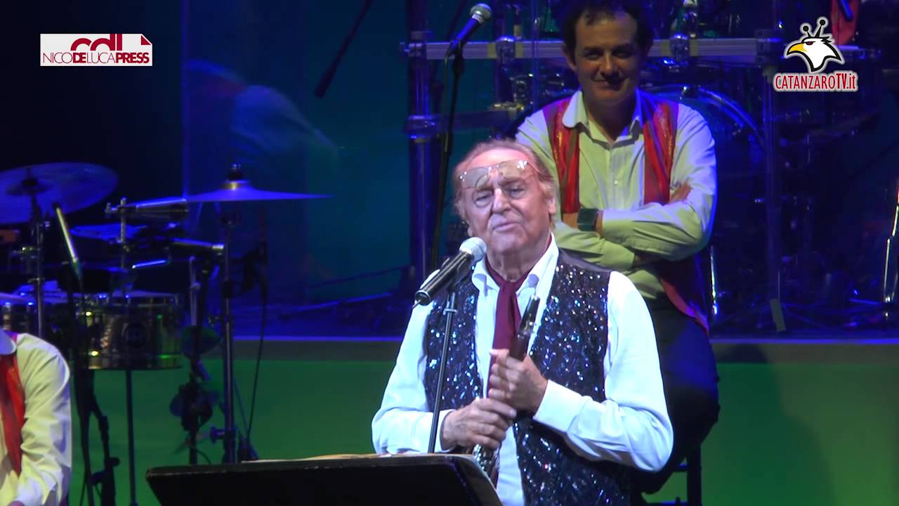Renzo Arbore, sold out 2013 al Politeama di Catanzaro (HD)