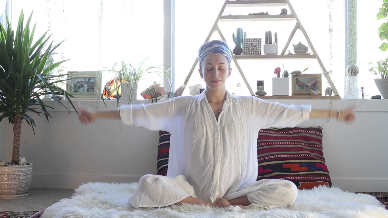 Kundalini Prenatal Yoga for creating a positive picture of pregnancy and birth with Myrah Penaloza