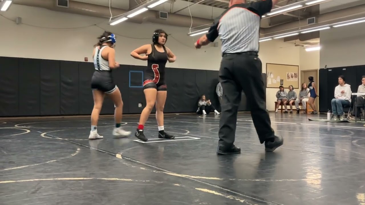 De La Cruz, Camila 1st match