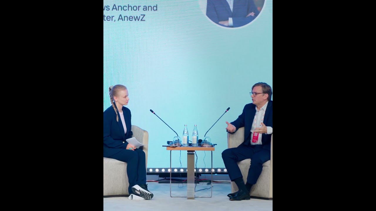 Claus Strunz during a One-on-One Discussion