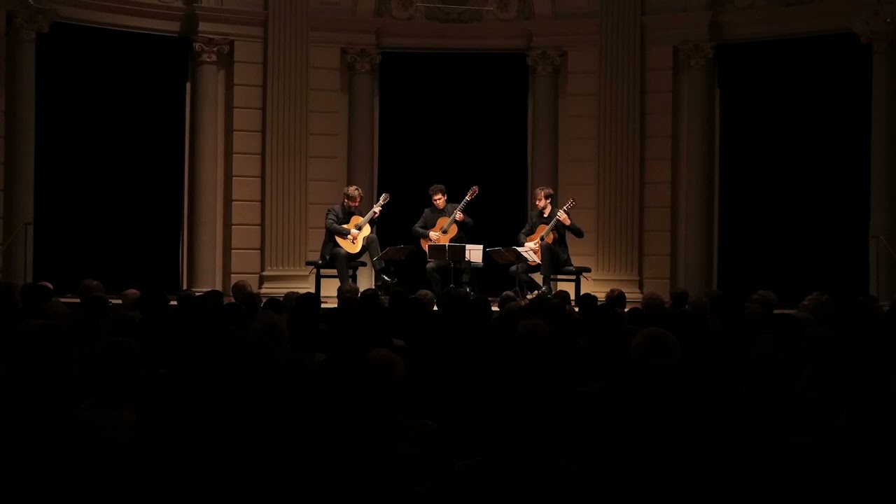 Edvard Grieg: Holberg Suite Op. 40, 5. Rigaudon - Live Video - Trio Elogio