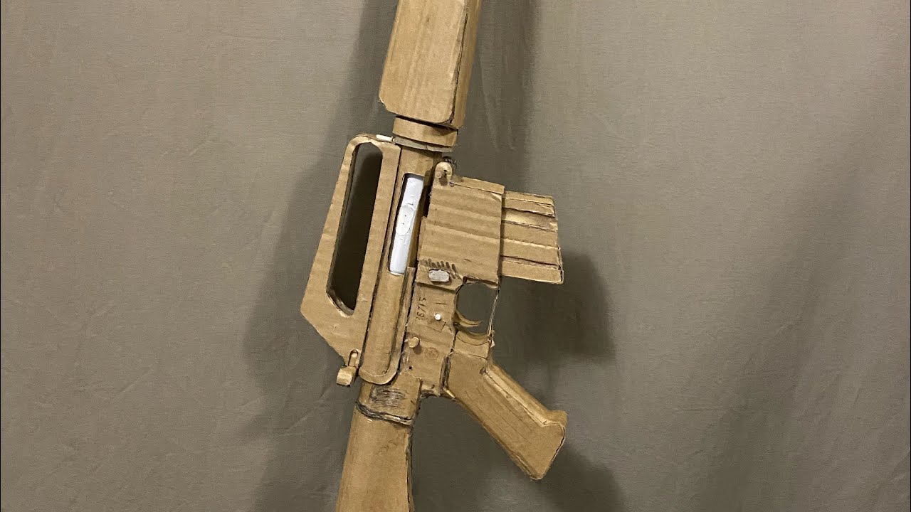 Cardboard M16A1 (first video 😁)