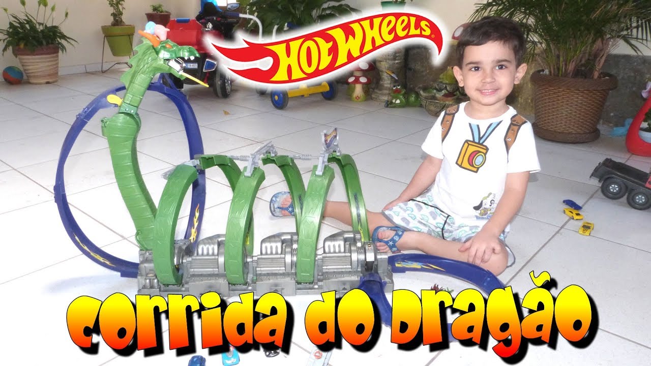 PISTA HOT WHEELS CORRIDA DO DRAGÃO com carrinhos e George Pig da Família Peppa Pig