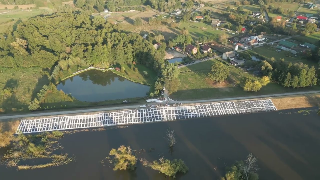 Umacnianie wał&oacute;w - Słubice - Pławidło - Nowy Lubusz #Pow&oacute;dź2024
