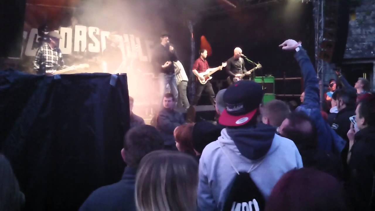 Sondaschule (Skapunk Mülheim a d Ruhr) Sitzen und saufen Live @ Festung Rockt Kronach 2015