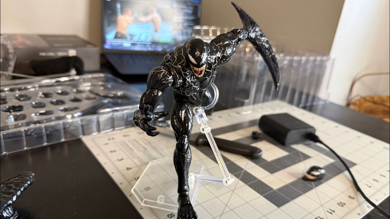Mafex Venom: Let There Be Carnage 