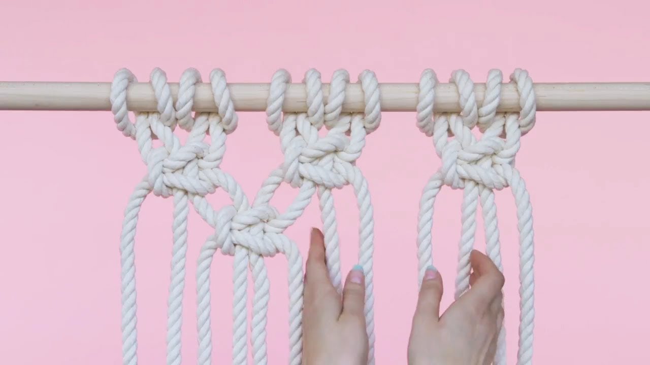 Macram&eacute; 101: Alternating Square Knots