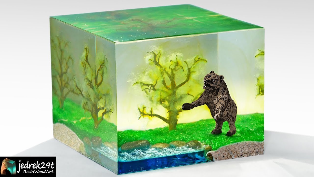 Bear by the River. Diorama / RESIN ART