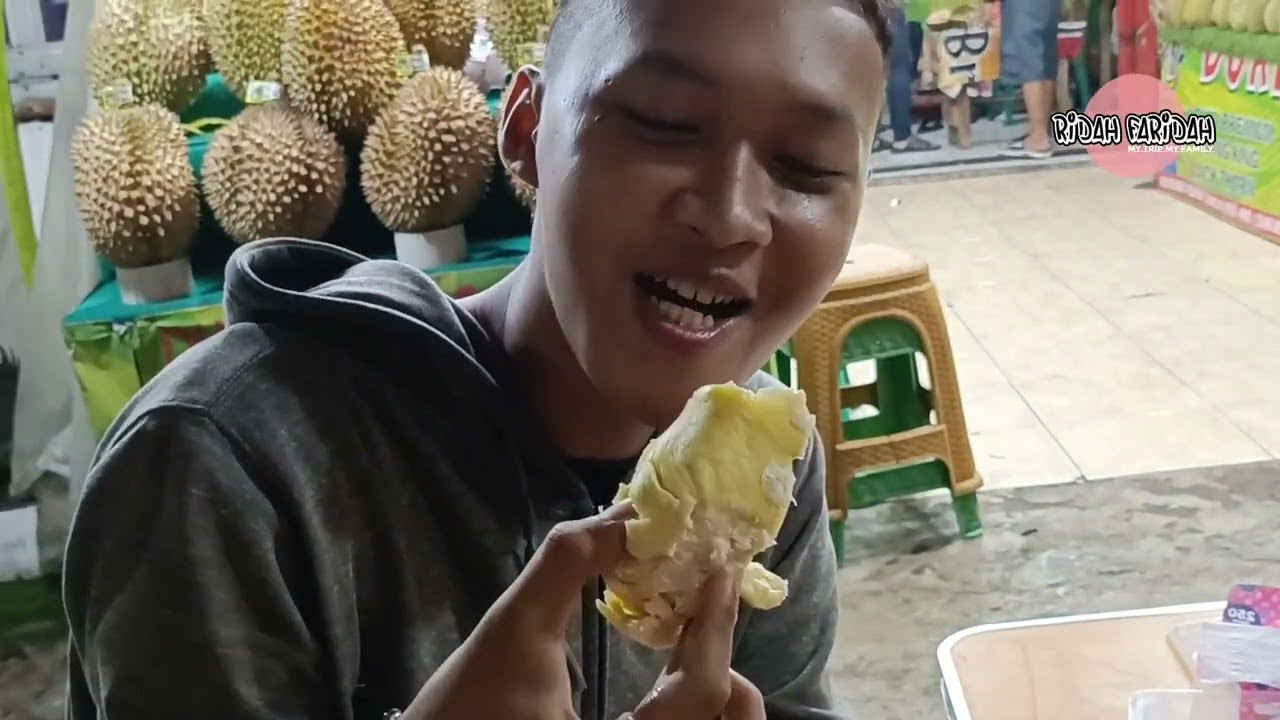 Durian Monthong nya Duren Bahari Depan Taman Jatiasih Bekasi Jawa Barat 