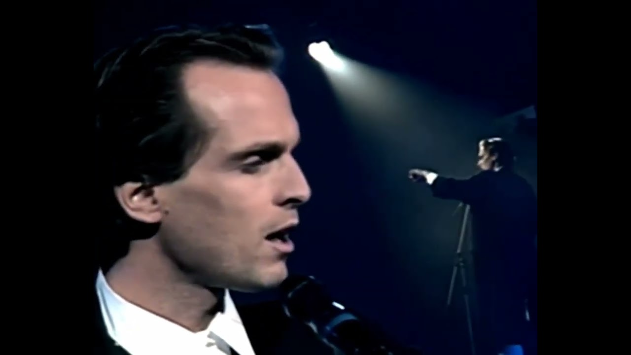 Miguel Bosé - Si te cuentan que caí (video oficial)