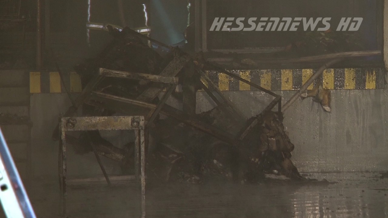 Bad Emstal: 150 Einsatzkr&auml;fte verhindern Gro&szlig;brand im Netto-Markt 19.06.2017