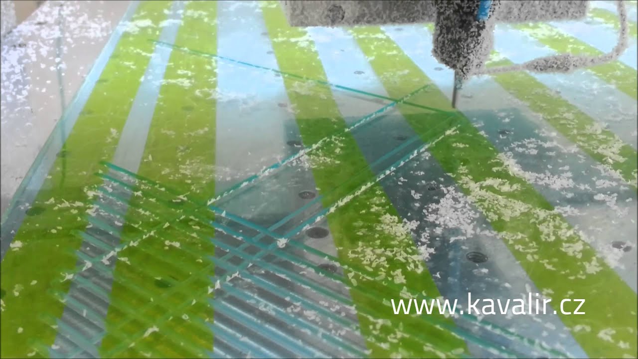 Frézování plexiskla - milling plexiglass