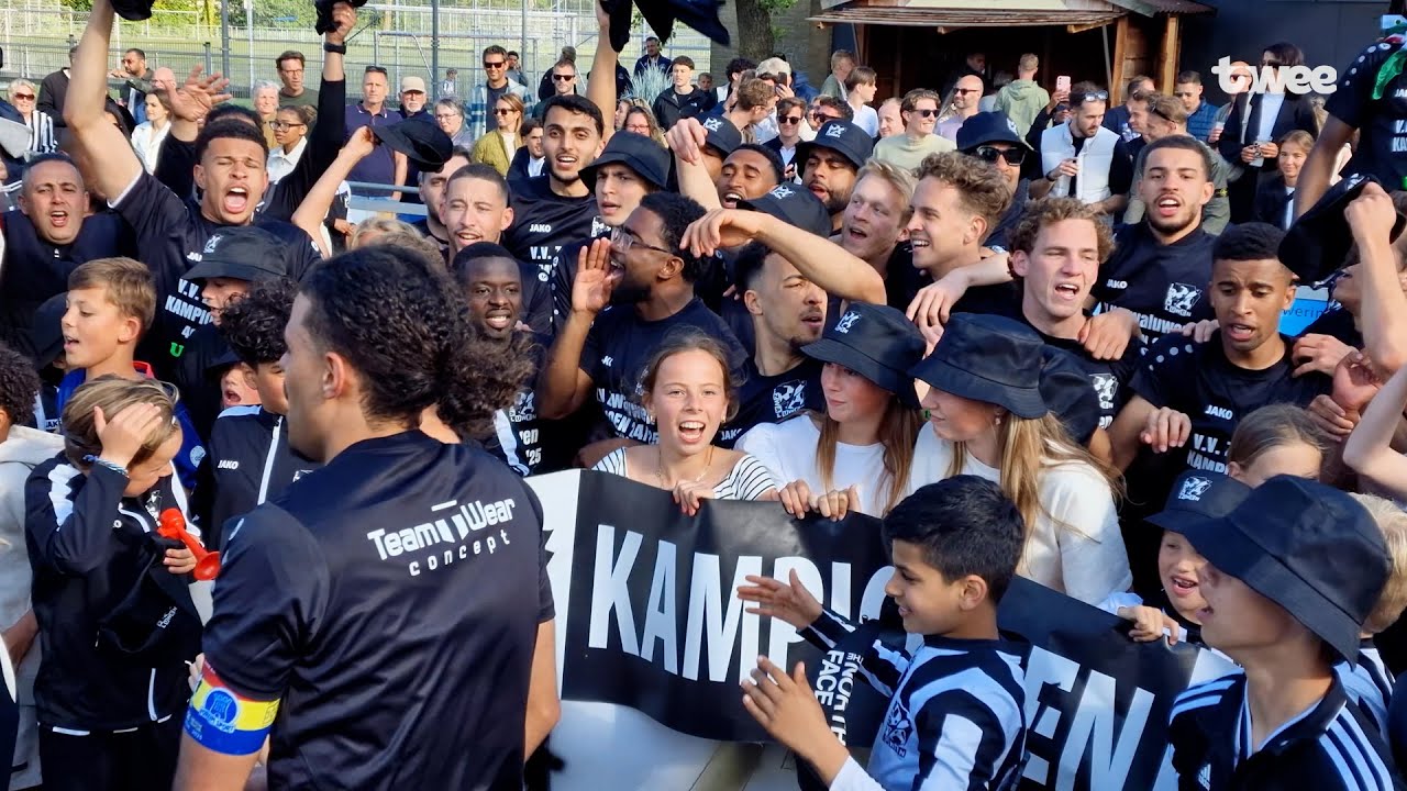 Zwaluwen kampioen in Vierde Divisie na zinderende slotfase