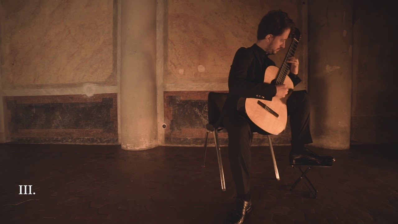 Davide Giovanni Tomasi plays All In Twilight by Tōru Takemitsu