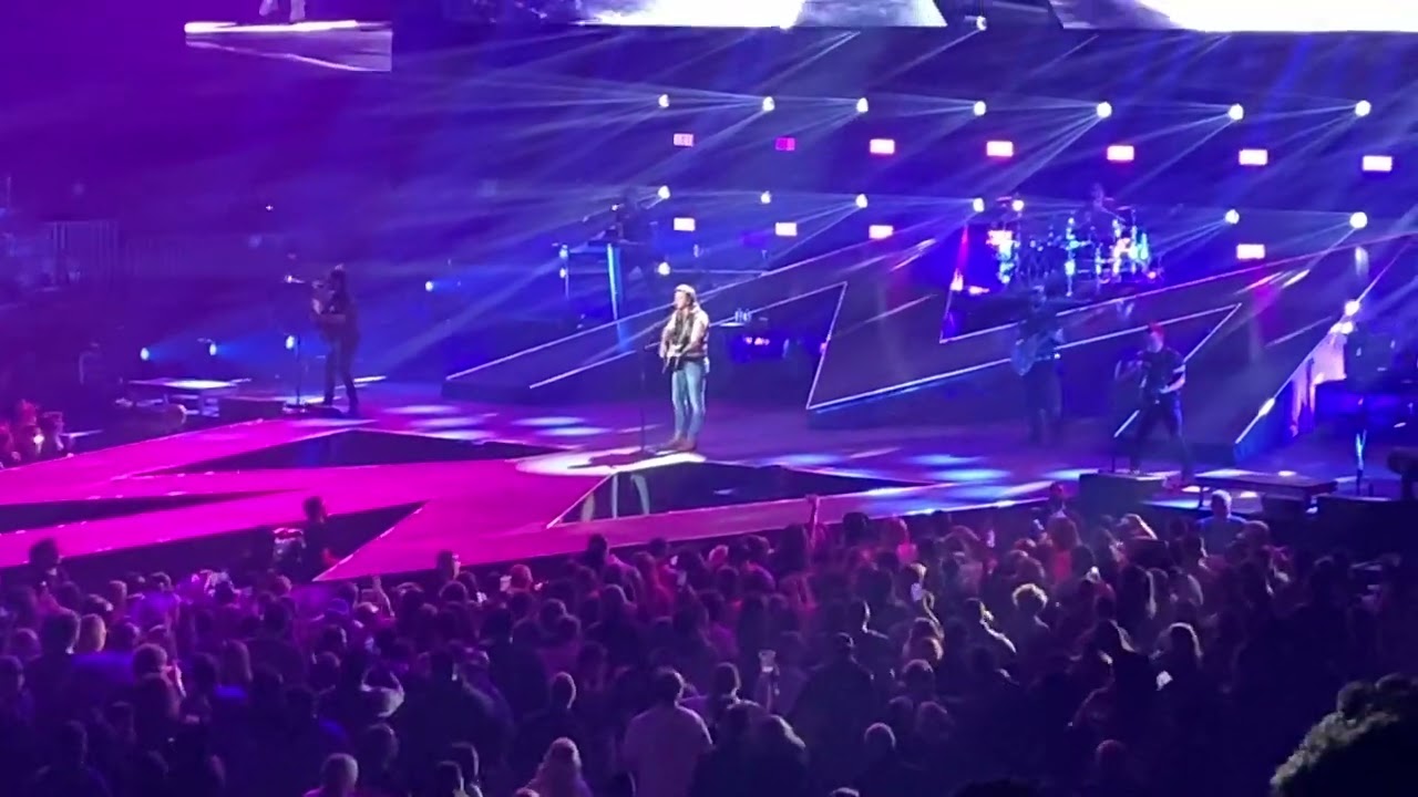 Morgan Wallen - Chasing You - LIVE @ MSG 2/9/22