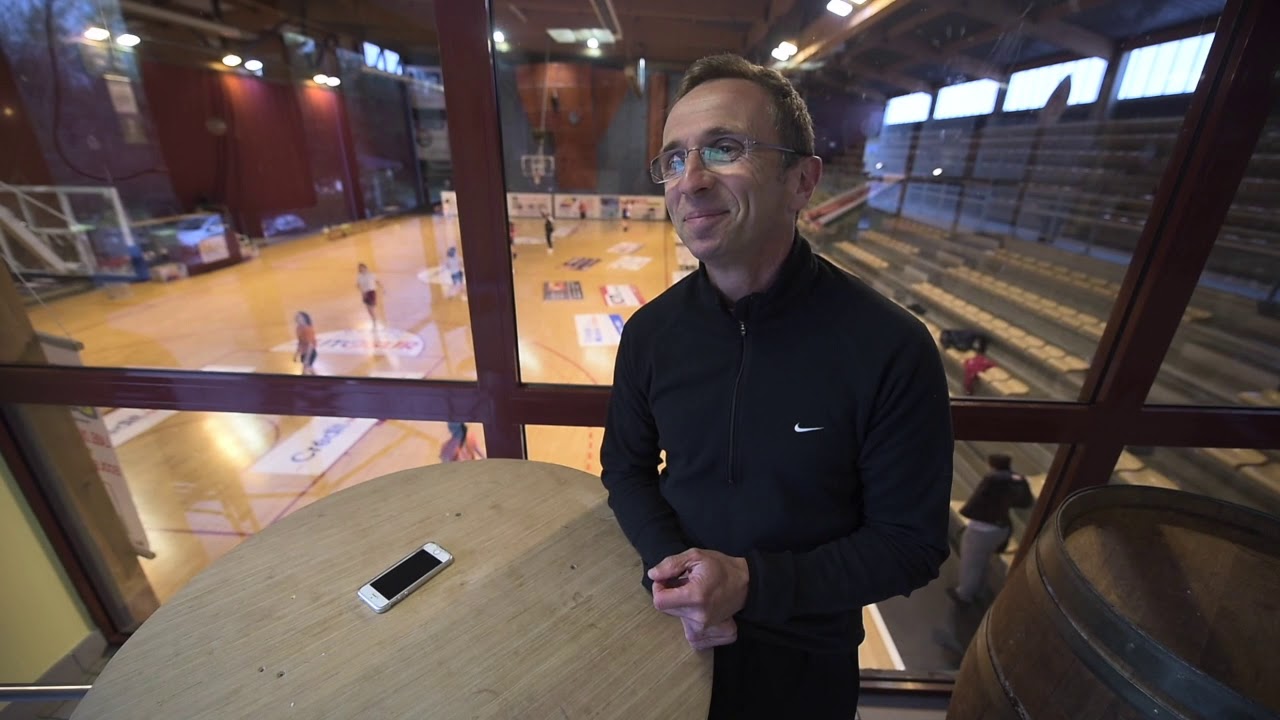 Le coach de l'US Orthez, Paco Lauhlé.