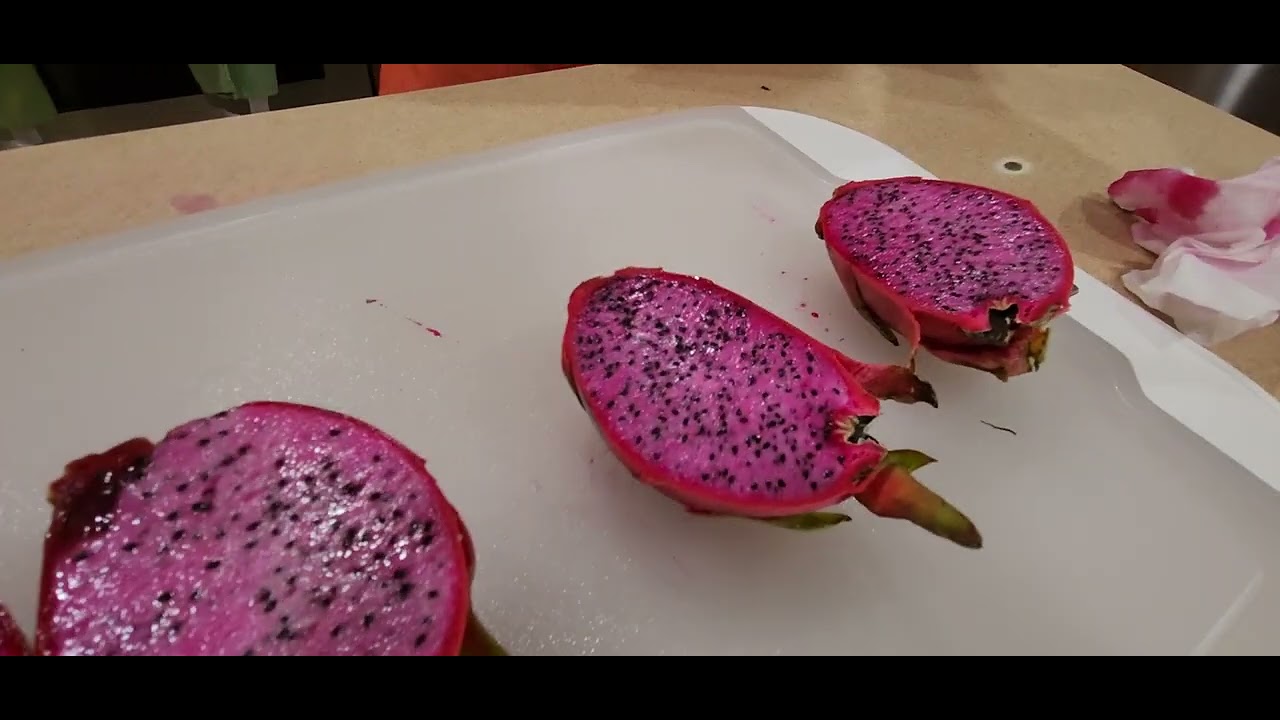 Dragon fruit taste test Cotton Candy, Fruit Punch, Haley's Comet, Physical Graffiti, Noid Red
