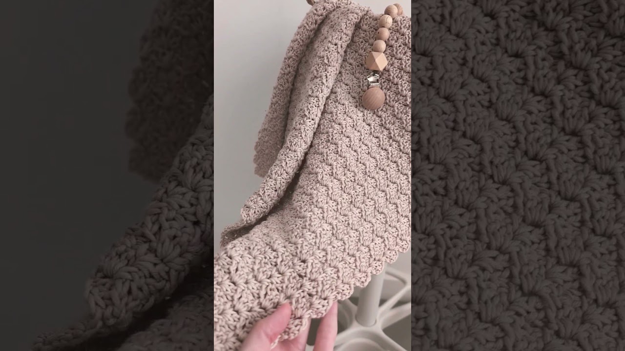 Crochet Baby Blanket Tutorial - #crochet #babyblanket #babyblanketcrochet