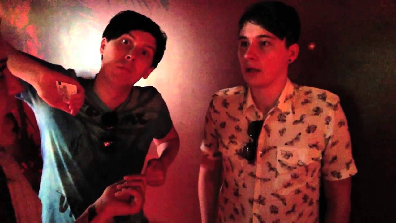 Cat, D&P Visit Fake Celebs!