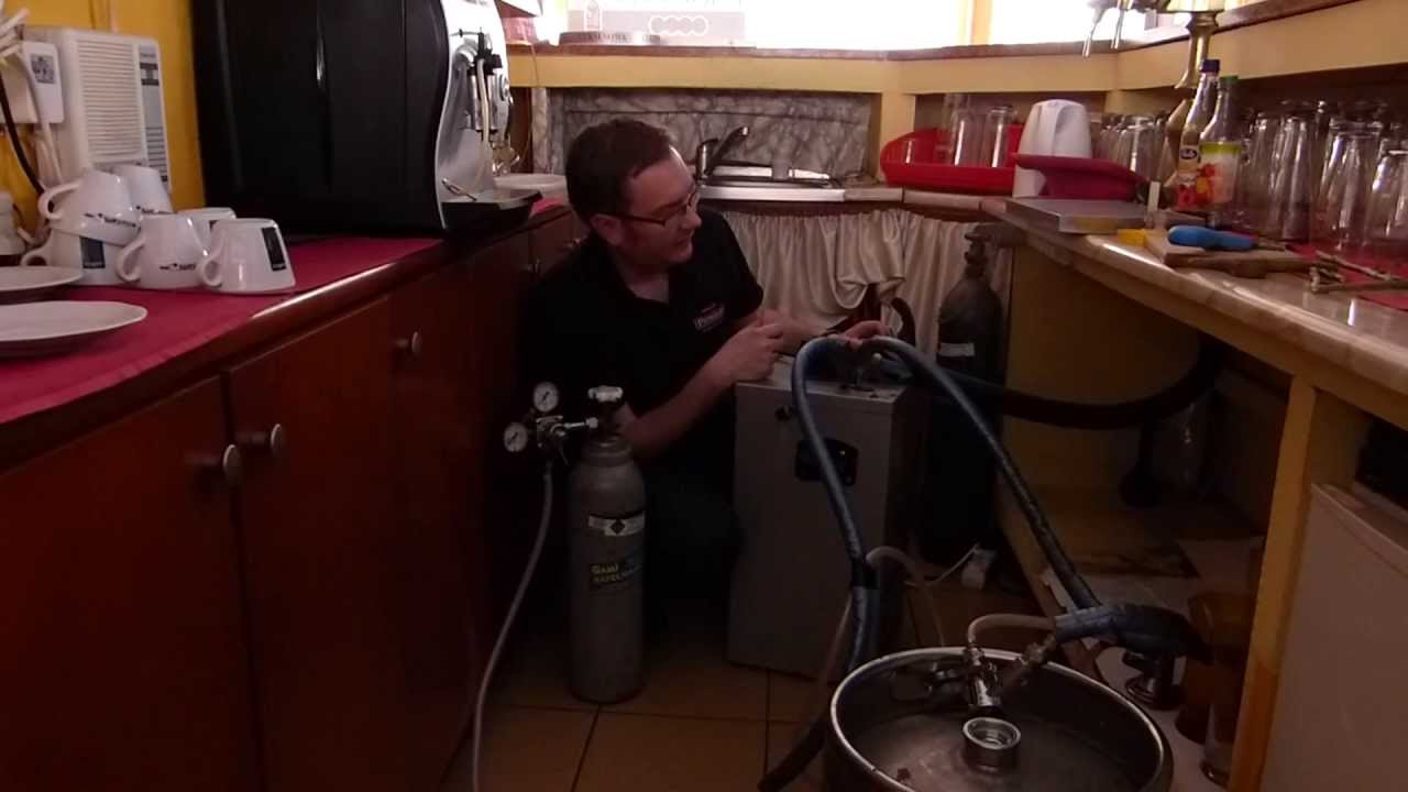 Jak wygląda instalacja do nalewania piwa w pubie