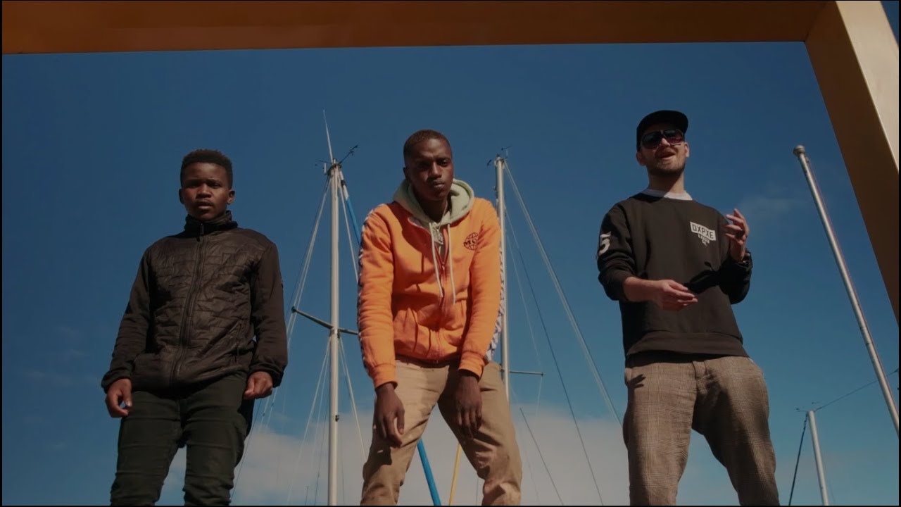 Jiji Martin Feat. Peace Brad & Mr Dee : AMAZING (Official Music Video)