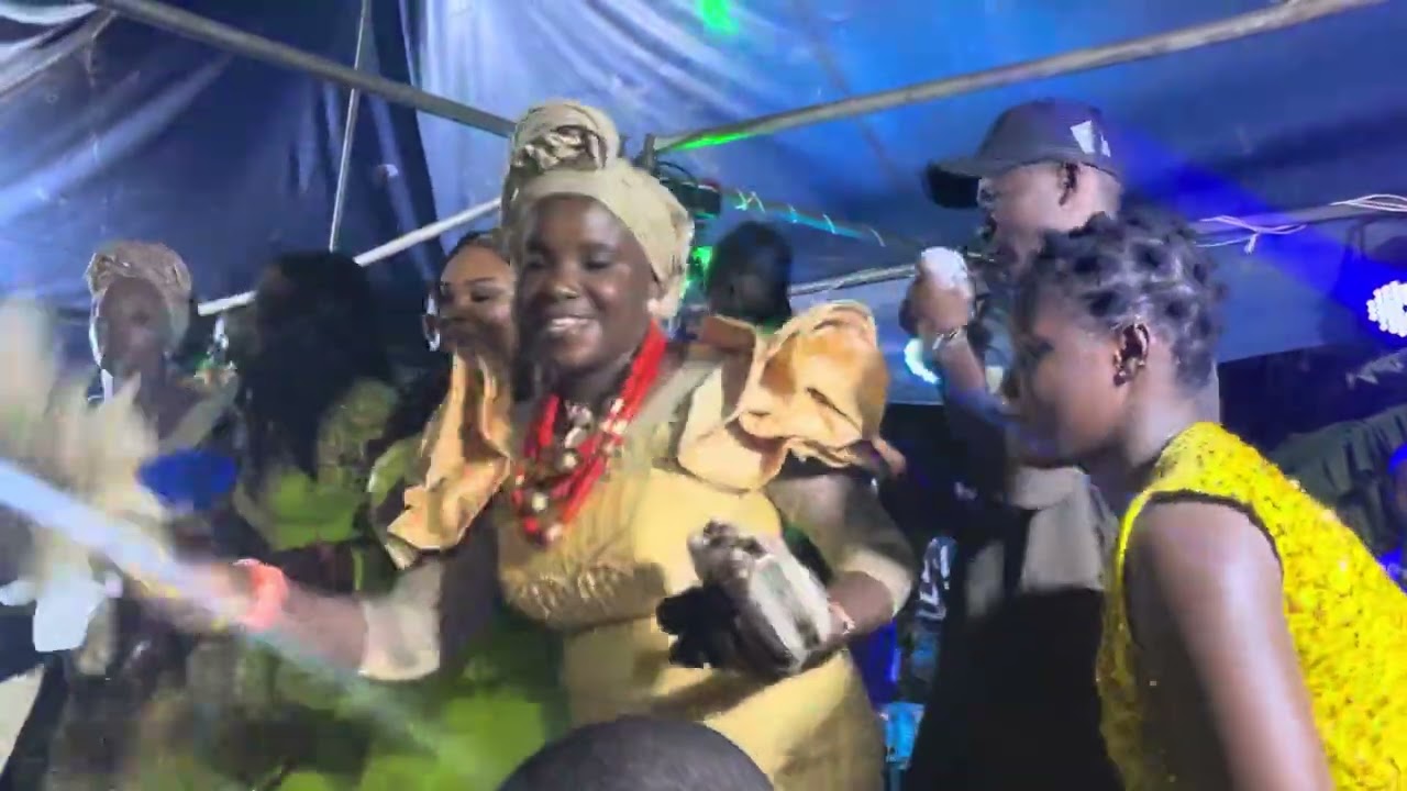 Great Kelly Live At Ovom Yenagoa 