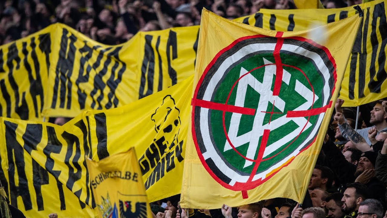 BVB Freiburg Fan Protest gegen DFB mit Tennisbällen und Goldtalern #ultras #dfb #bundesliga