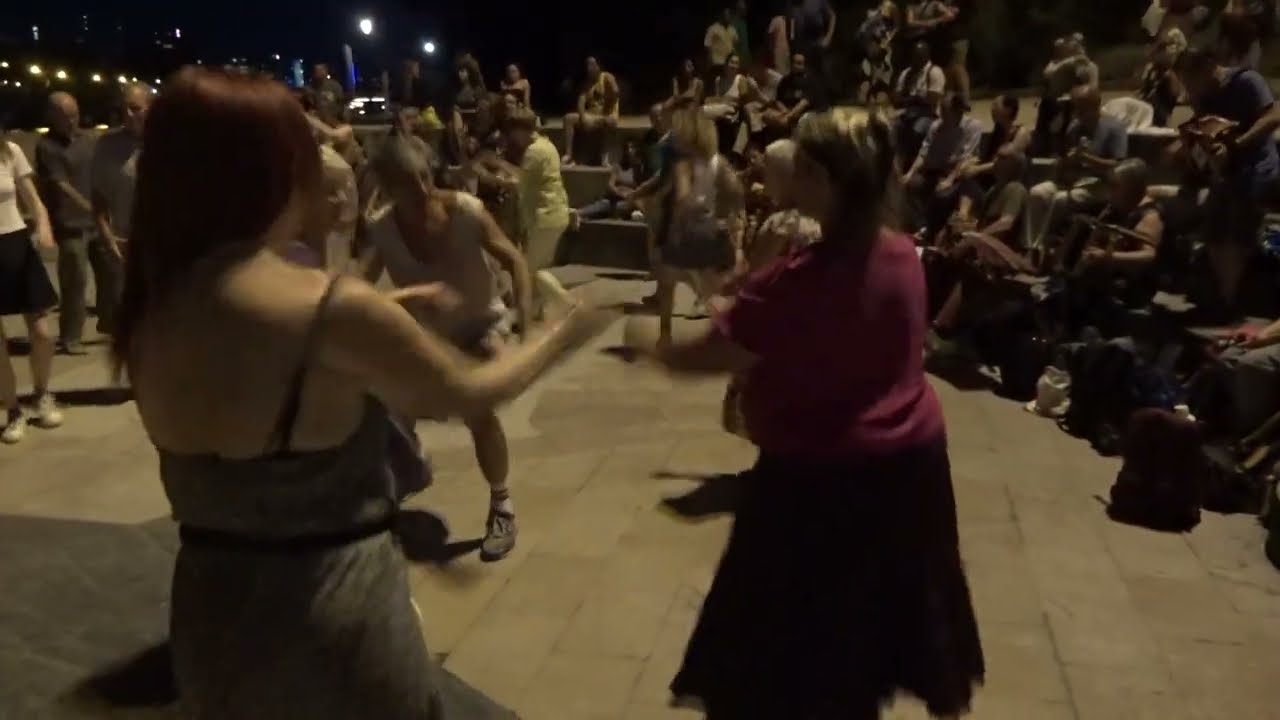 Carnaval de Lantz au 35 éme Festival Folk Parisien