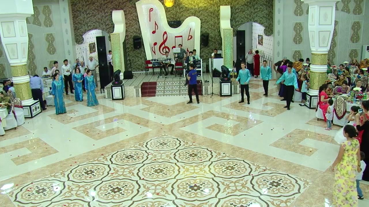 T&uuml;rkmen milli tansy toyda