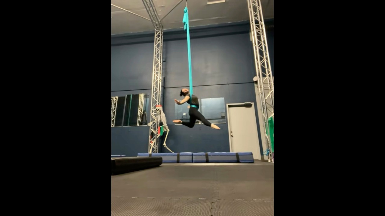 Aerial sling practice #aerialsling #aerialarts #aerialhammock #circusarts #dance