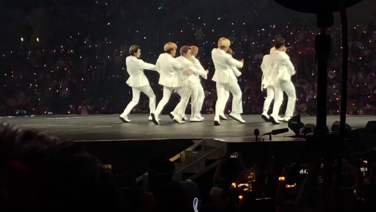 ATEEZ KCON LA 2019 PERFORMANCE - WAVE, DANCING LIKE BUTTERFLY WINGS, SAY MY NAME, AND HALA HALA