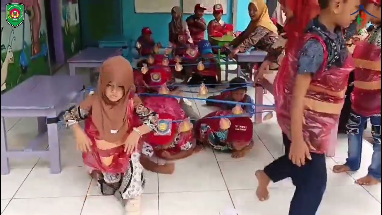 Bermain peran menjadi petugas pemadam kebakaran kelompok B #petugasdamkar #pemadamkebakaran #anaktk 