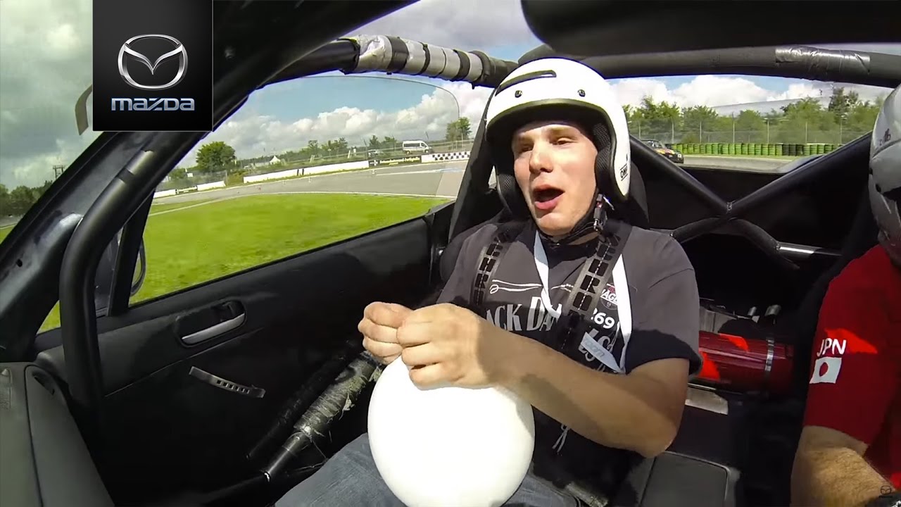 Die Mazda Zoom-Zoom Challenge Teil 1: Luftballons aufblasen