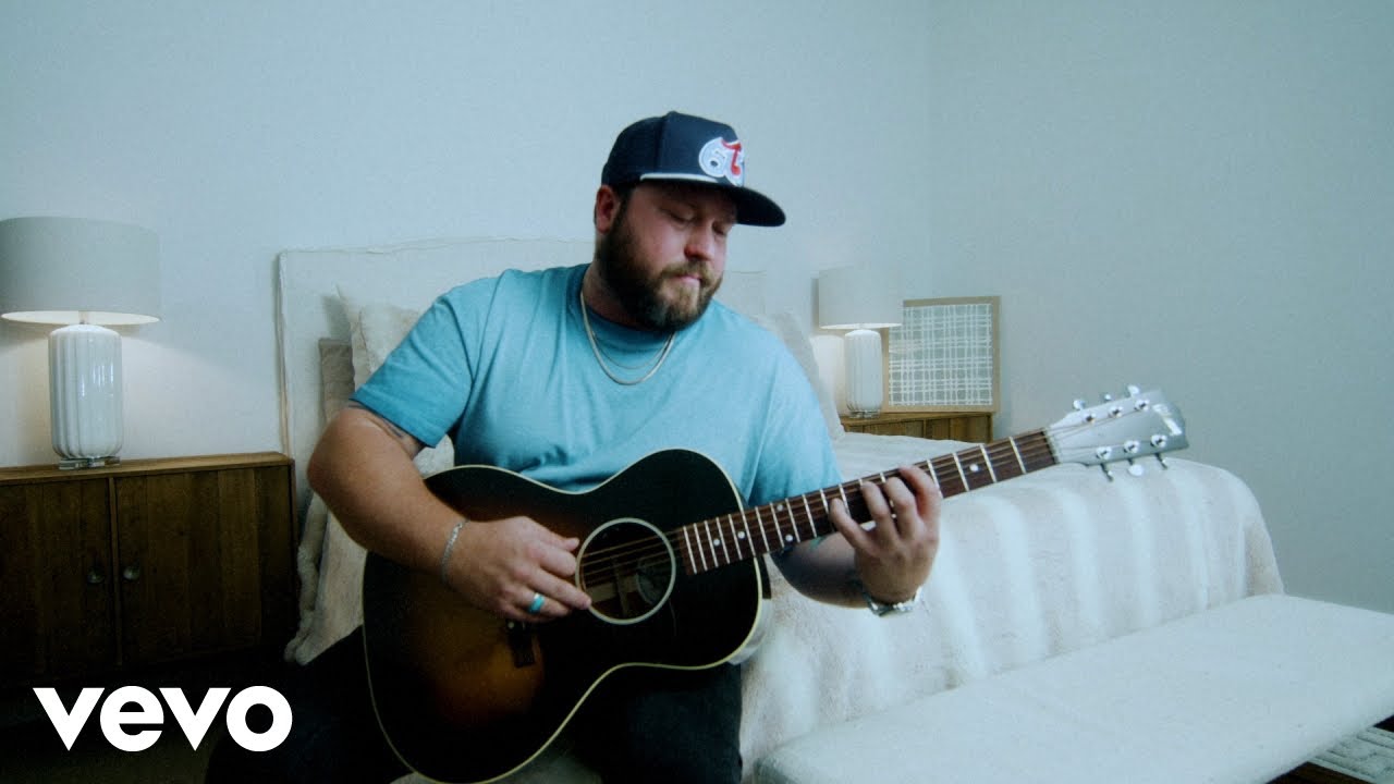Mitchell Tenpenny - Sleeping Alone (Official Lyric Video)