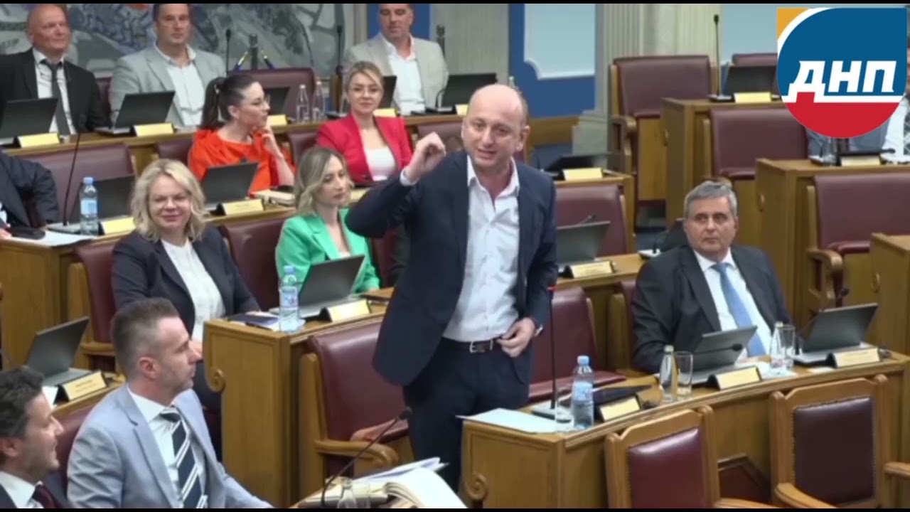 Кнежевић Николићу: Наредио ми Кремљ да реагујем