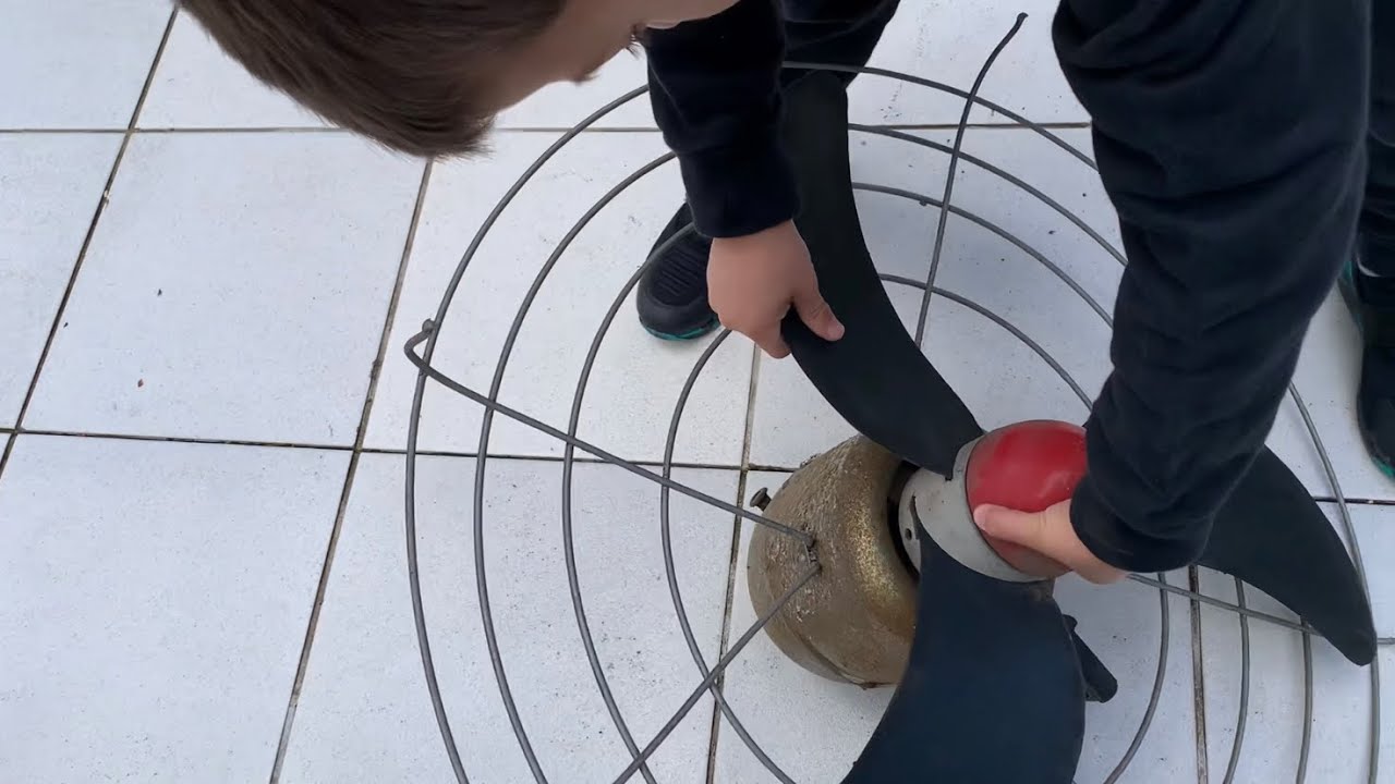 Vamos tentar consertar e reformar o ventilador Solaster do vovô Zezé - parte 1