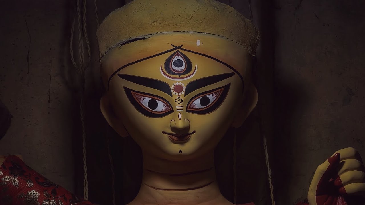 কুমোরটুলির পুজো প্রস্তুতি । A pre-pujo trip down the Potter's lane 